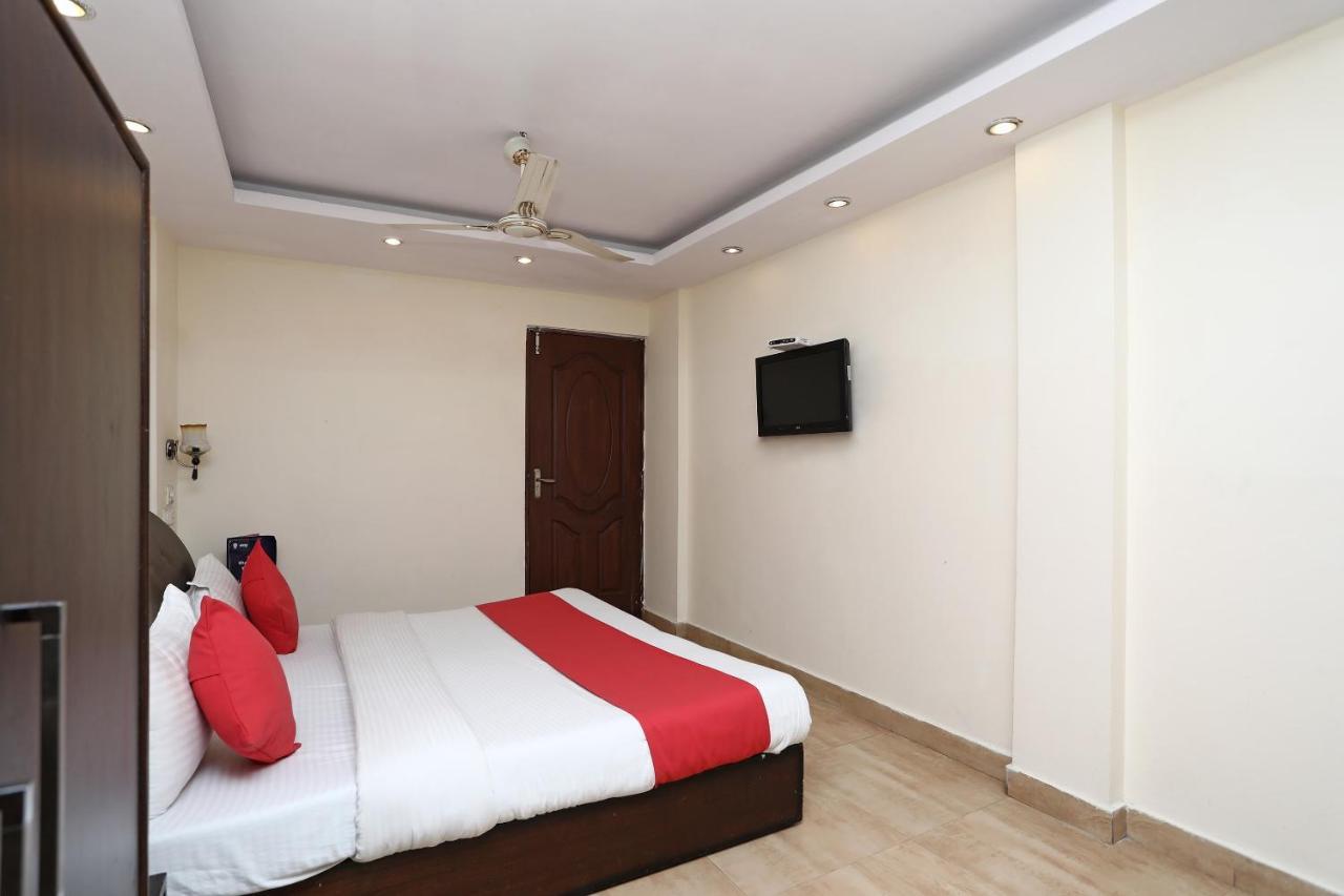 Oyo 4956 Hotel Maharaja Palace Kanpur Buitenkant foto
