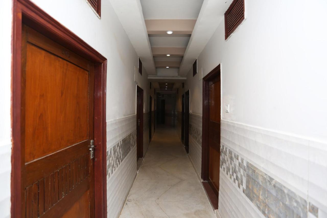 Oyo 4956 Hotel Maharaja Palace Kanpur Buitenkant foto