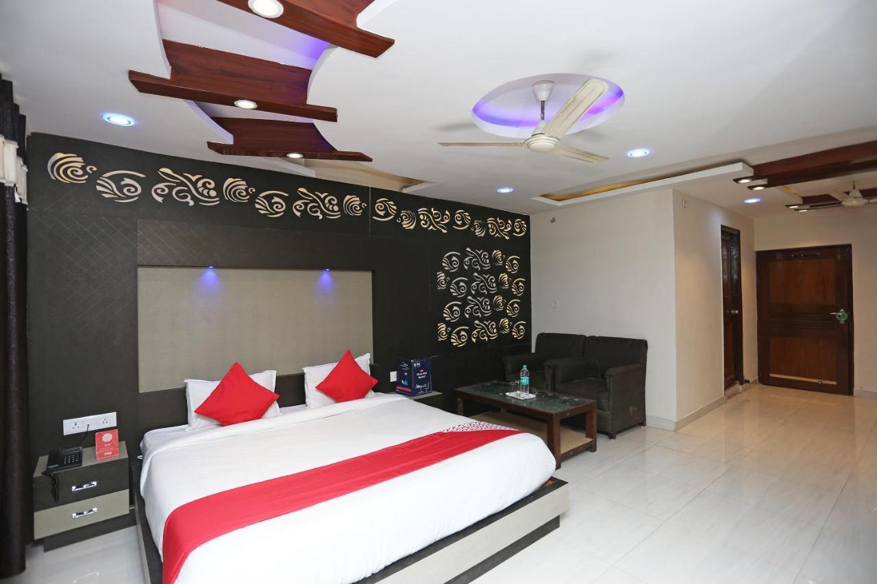 Oyo 4956 Hotel Maharaja Palace Kanpur Buitenkant foto