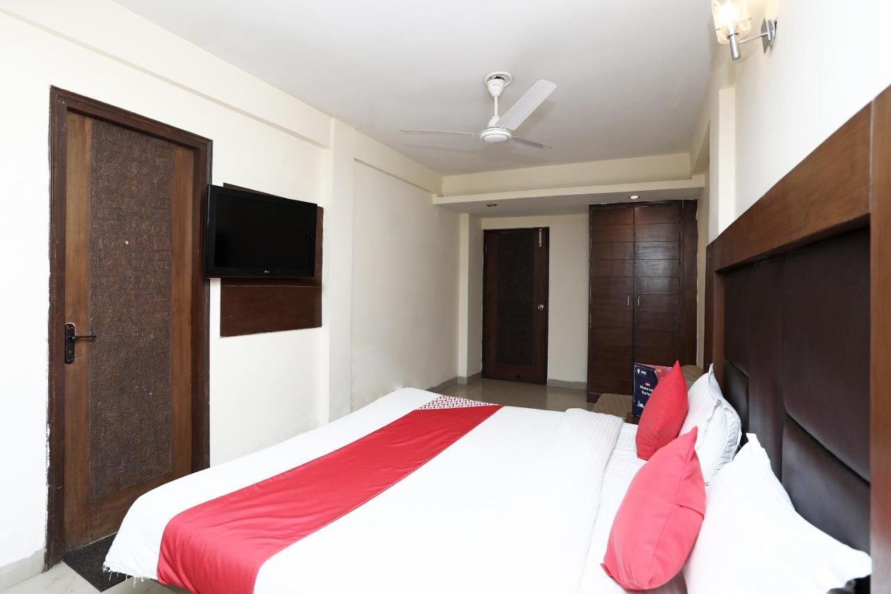 Oyo 4956 Hotel Maharaja Palace Kanpur Buitenkant foto