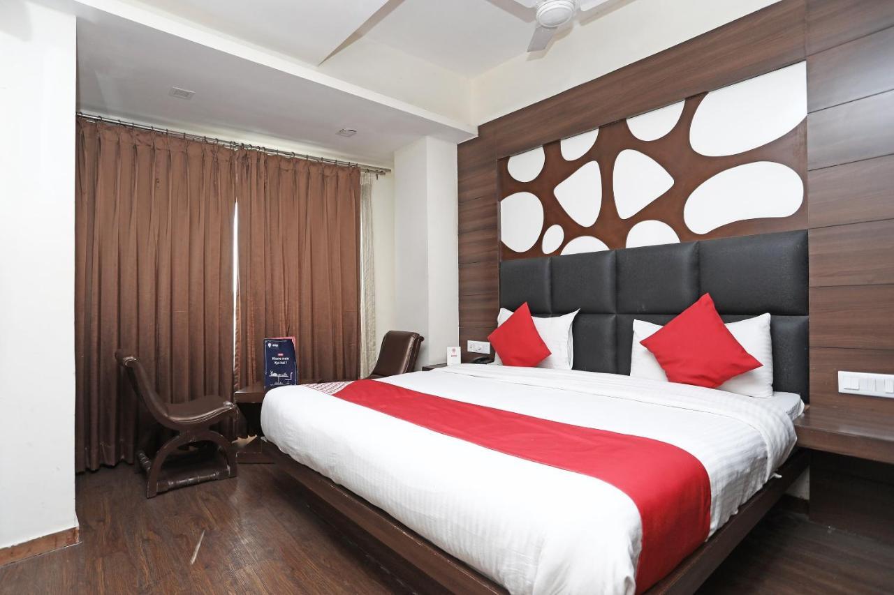 Oyo 4956 Hotel Maharaja Palace Kanpur Buitenkant foto