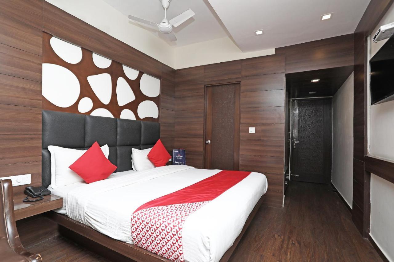 Oyo 4956 Hotel Maharaja Palace Kanpur Buitenkant foto