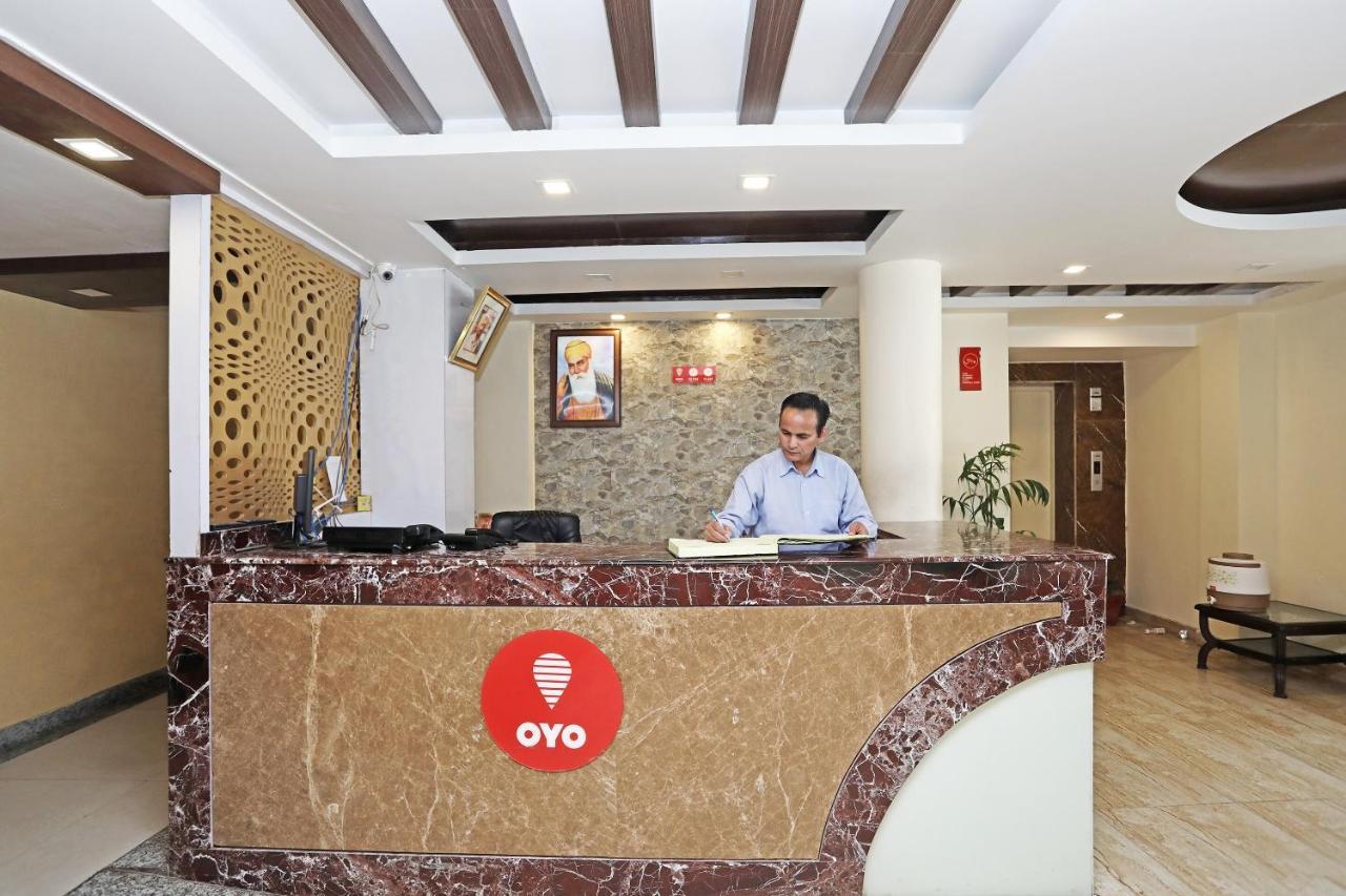 Oyo 4956 Hotel Maharaja Palace Kanpur Buitenkant foto