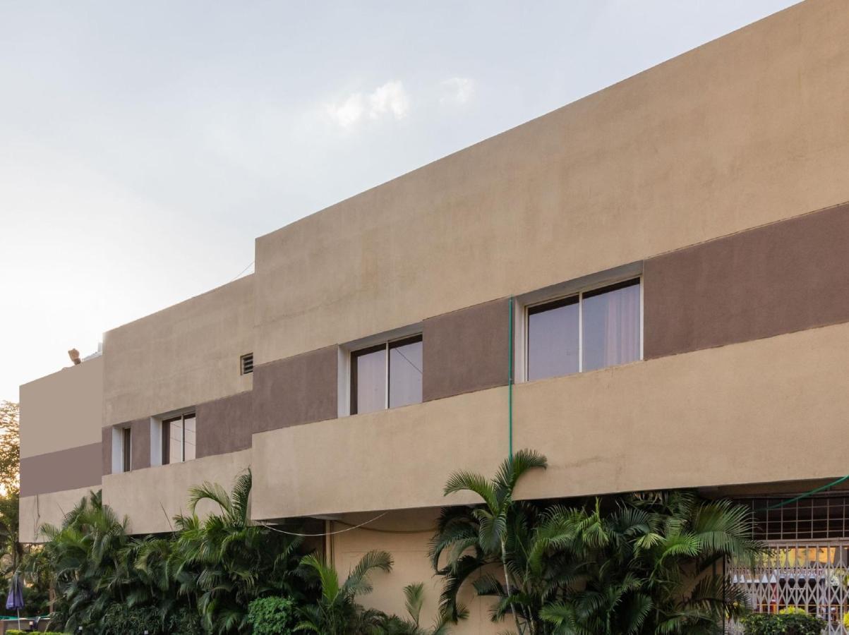 Oyo 4956 Hotel Maharaja Palace Kanpur Buitenkant foto