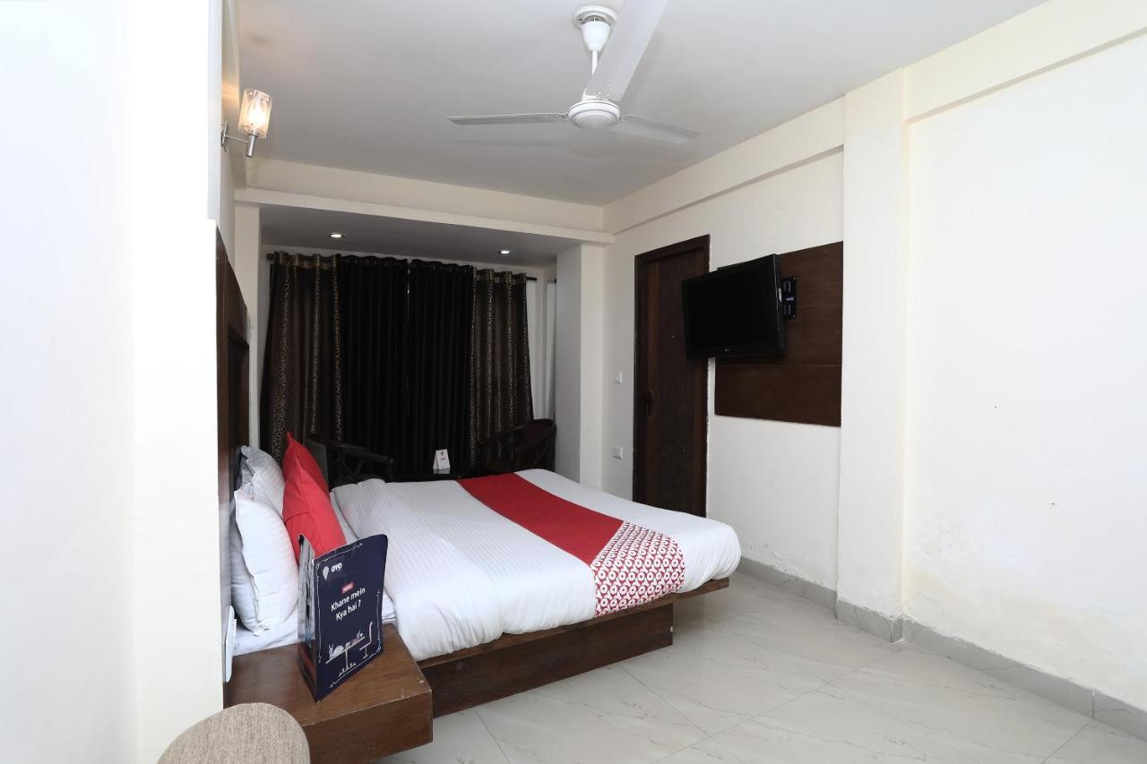 Oyo 4956 Hotel Maharaja Palace Kanpur Buitenkant foto
