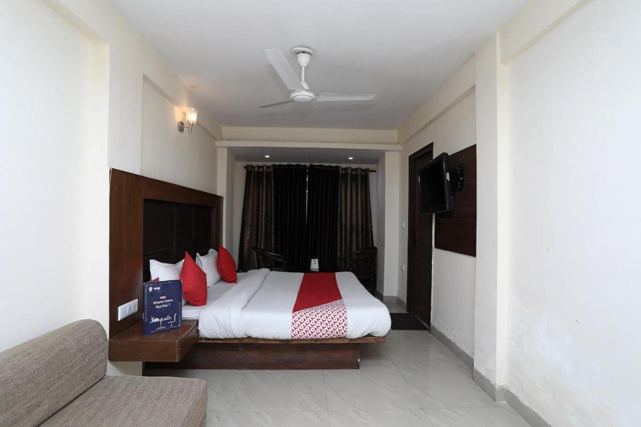 Oyo 4956 Hotel Maharaja Palace Kanpur Buitenkant foto