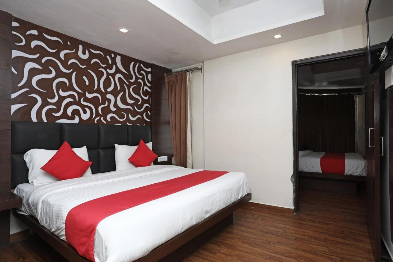 Oyo 4956 Hotel Maharaja Palace Kanpur Buitenkant foto