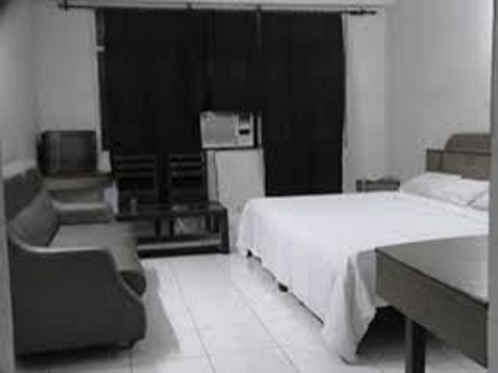 Oyo 4956 Hotel Maharaja Palace Kanpur Buitenkant foto