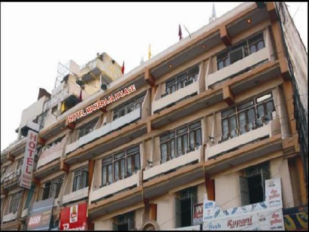 Oyo 4956 Hotel Maharaja Palace Kanpur Buitenkant foto