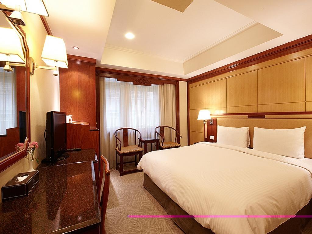 Oyo 4956 Hotel Maharaja Palace Kanpur Kamer foto