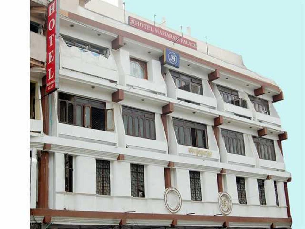 Oyo 4956 Hotel Maharaja Palace Kanpur Buitenkant foto