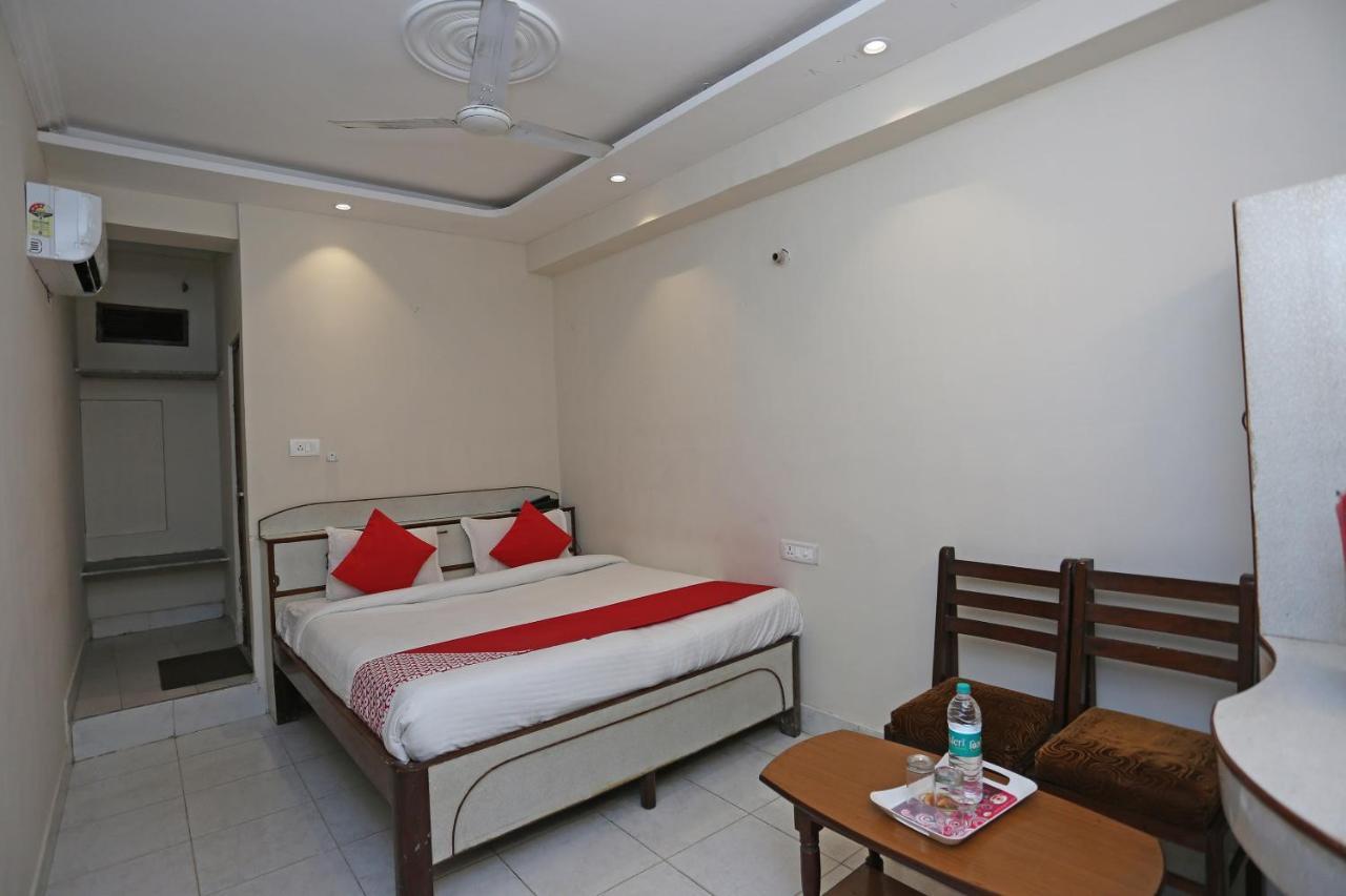 Oyo 4956 Hotel Maharaja Palace Kanpur Buitenkant foto