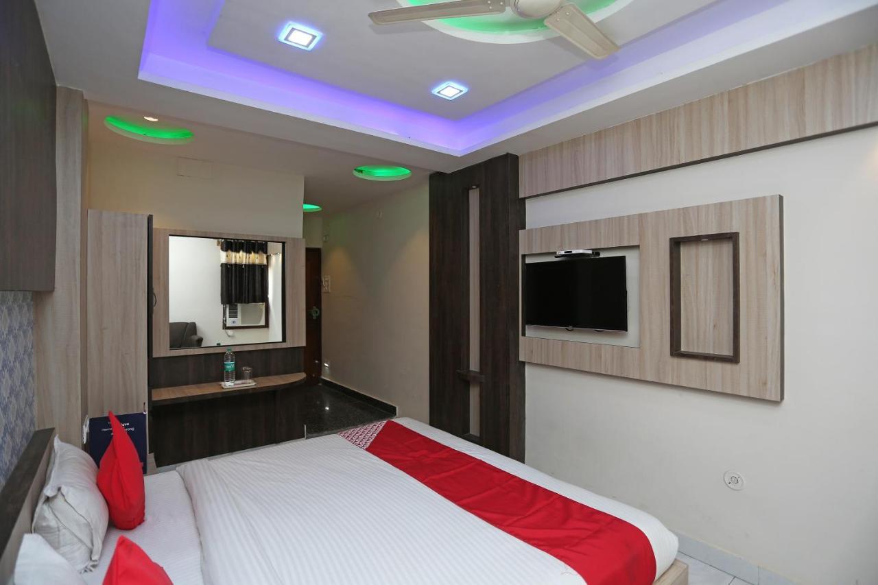 Oyo 4956 Hotel Maharaja Palace Kanpur Buitenkant foto
